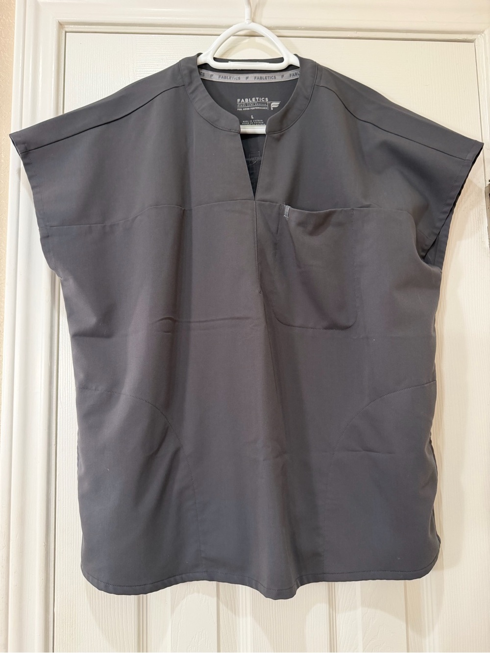 Fabletics Dark Gray Short-Sleeve Performance Scrub Top